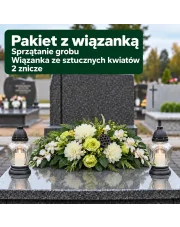 Mycie grobu z biało-zieloną wiązanką i 2 zniczami